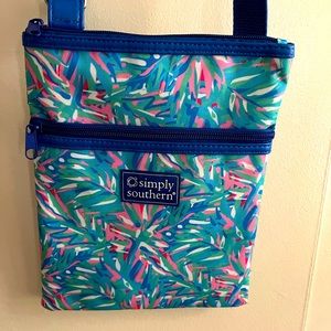 🌸🌸EUC Simply Southern Crossbody Bag 🌸🌸